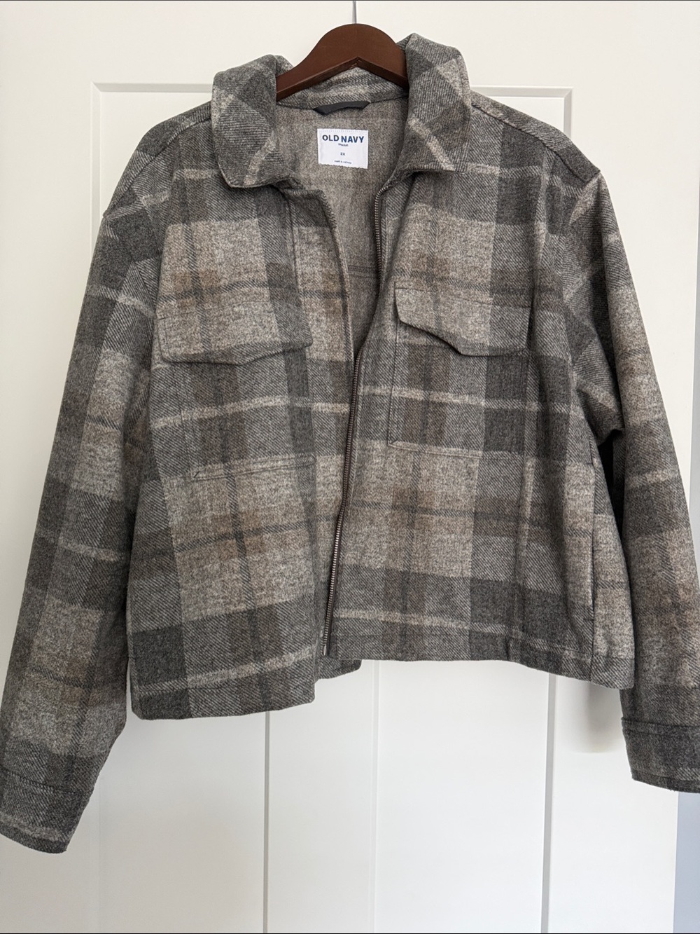 Old Navy Gray Plaid Zip-Front Shacket